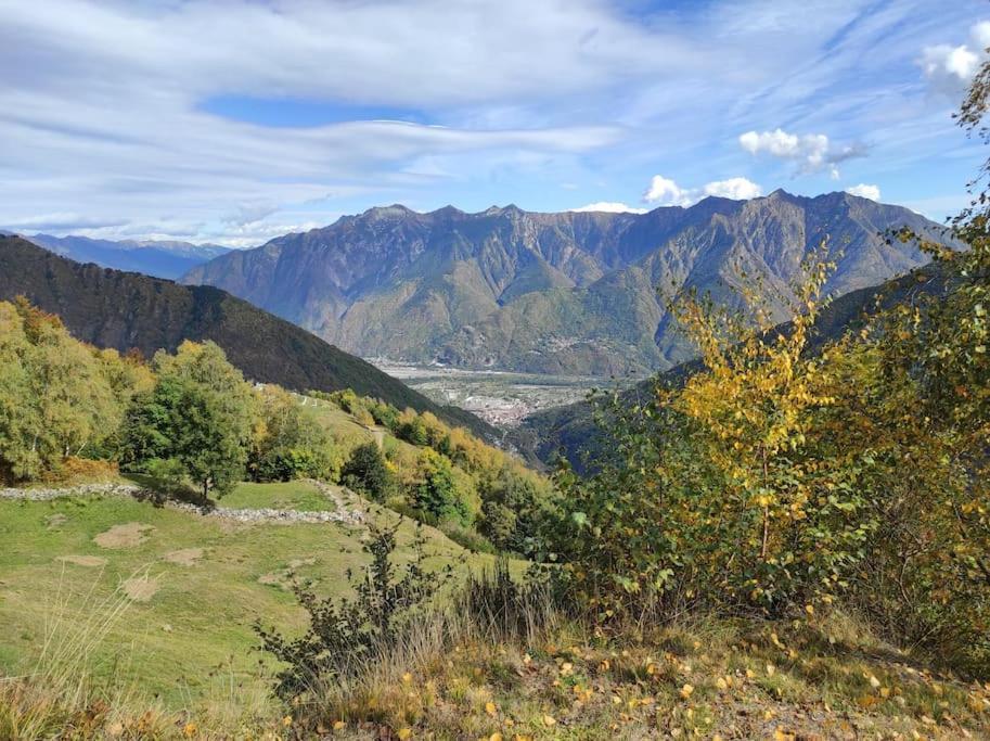 CASA DEL CIOS calda e intima casetta immersa nel verde delle montagne Alpe Basciumo Esterno foto