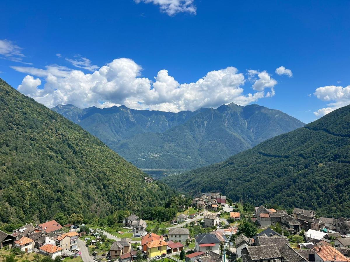 CASA DEL CIOS calda e intima casetta immersa nel verde delle montagne Alpe Basciumo Esterno foto